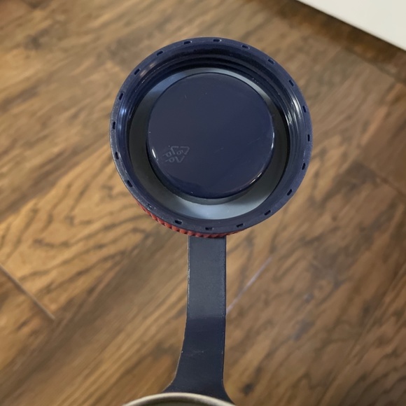 Herschel navy water bottle 18oz 530ml - Picture 9 of 14